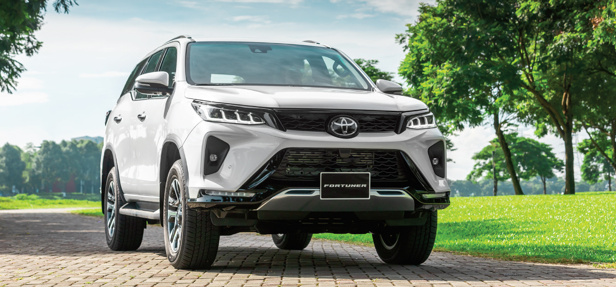 banner toyota fortuner 2