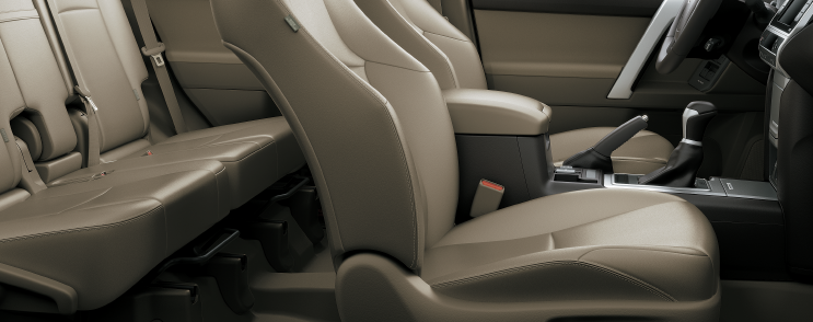 không gian nội thất toyota land cruiser prado