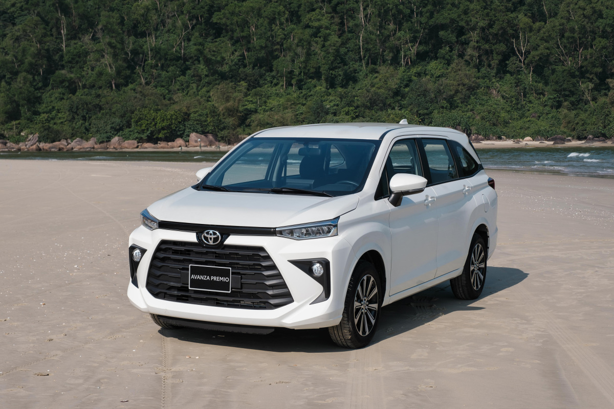 toyota avanza premio