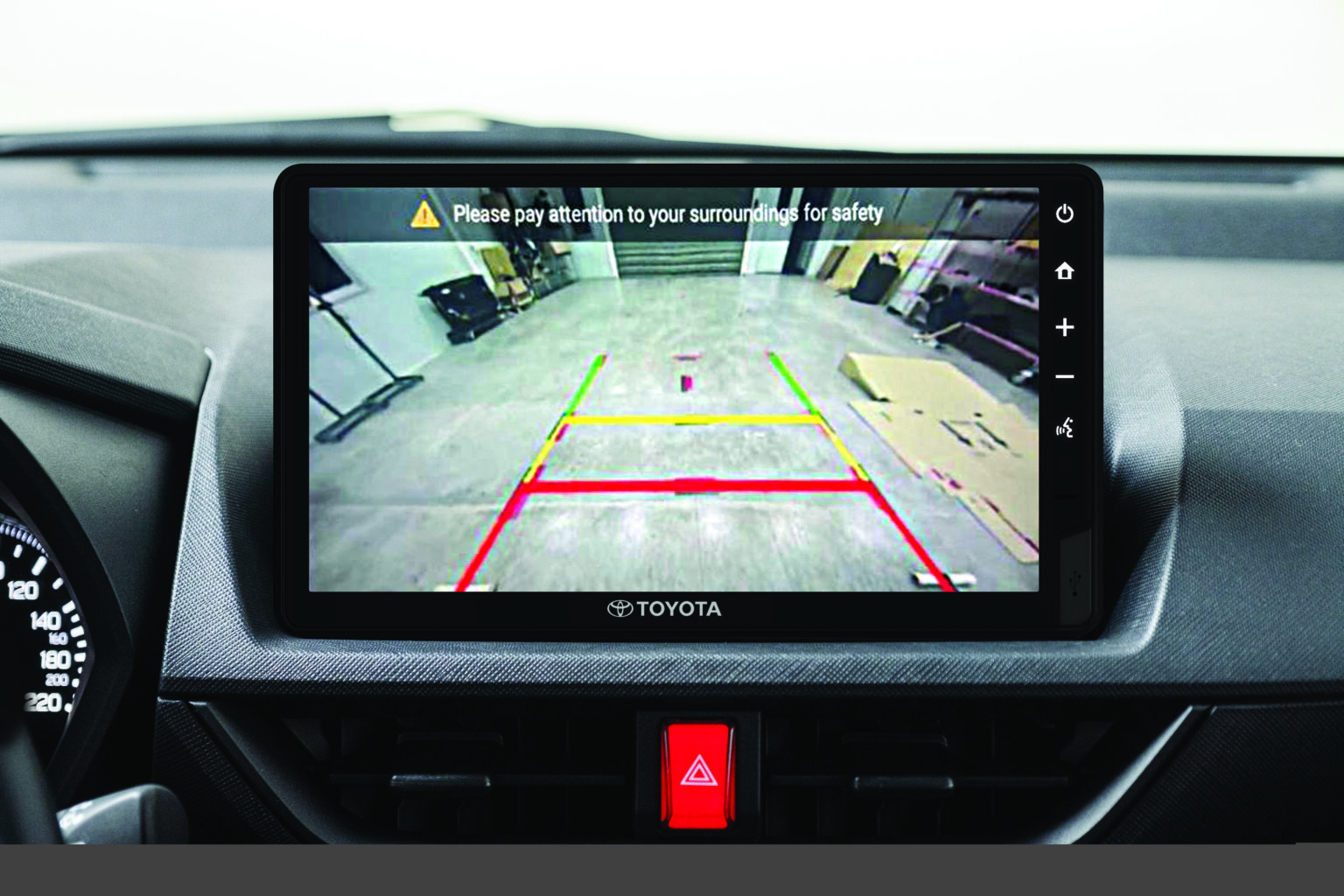 cam đỗ xe toyota avanza