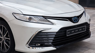 can trước xe toyota camry