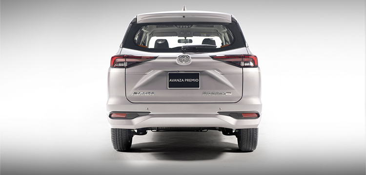 đuôi xe toyota avanza