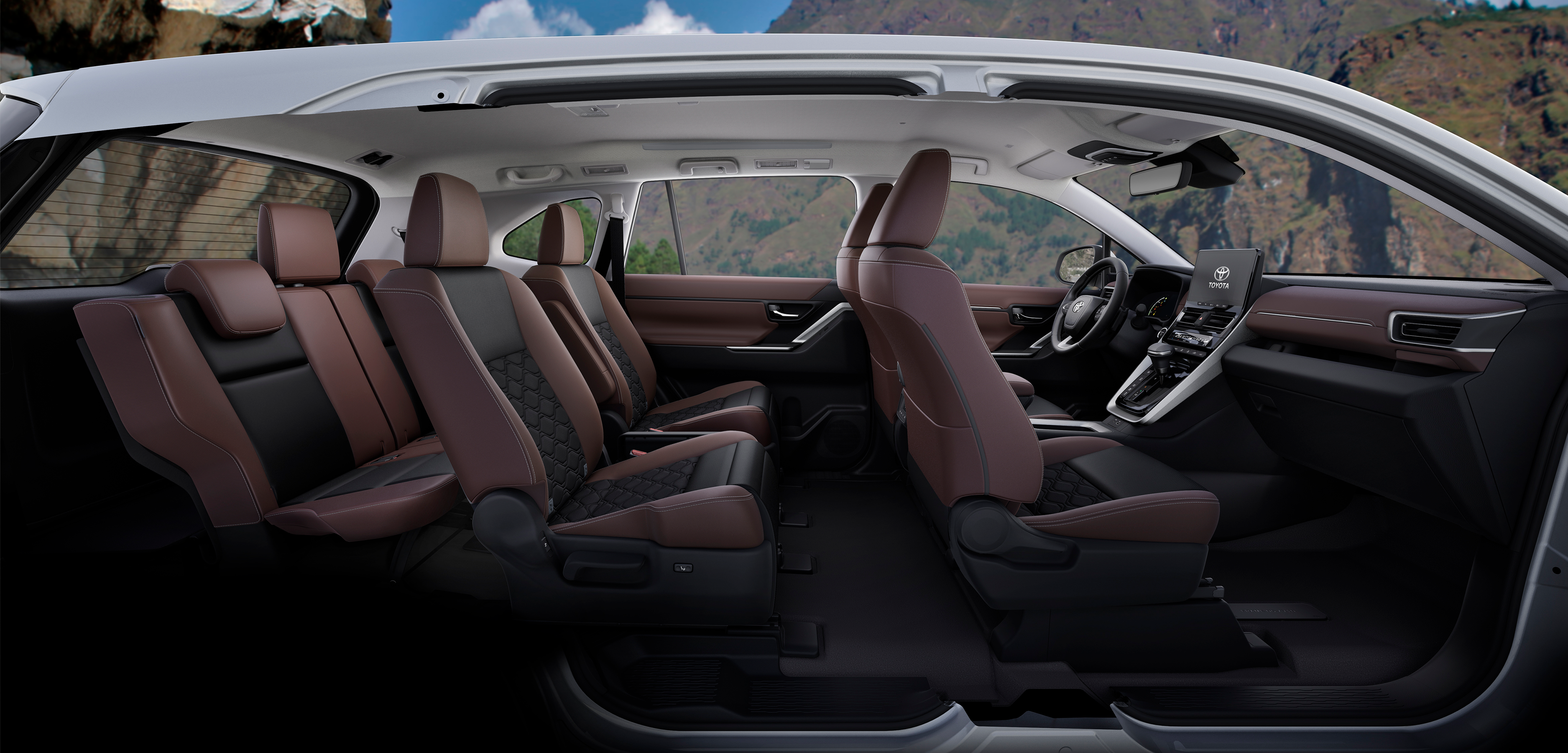 khoang hành khách toyota innova cross