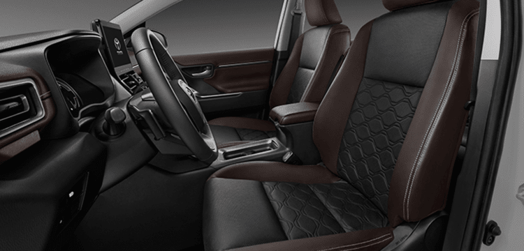 khoang nội thất toyota innova cross