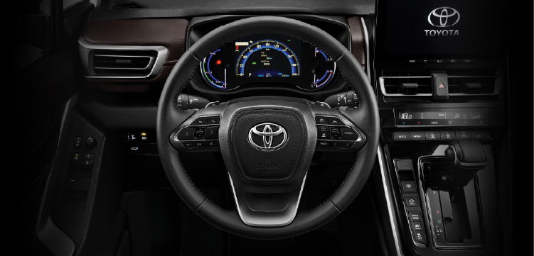 tay lái toyota innova cross