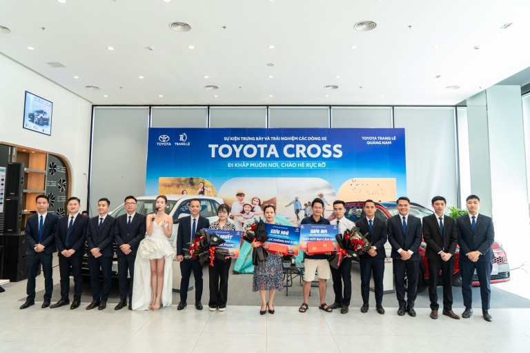 CHÀO HÈ RỰC RỠ CÙNG TOYOTA CROSS!