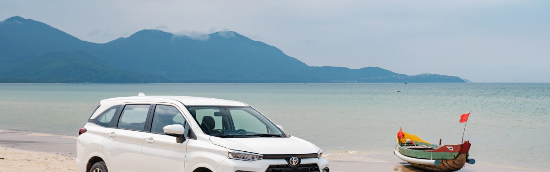 banner toyota avanza 3