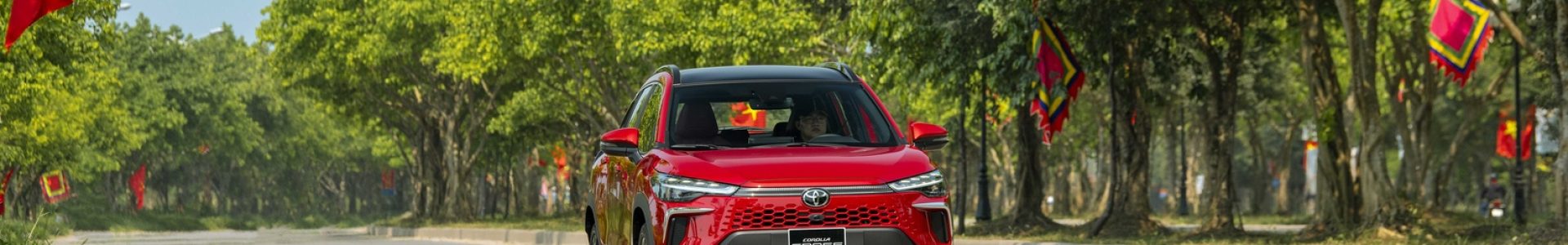 banner toyota corolla cross 2
